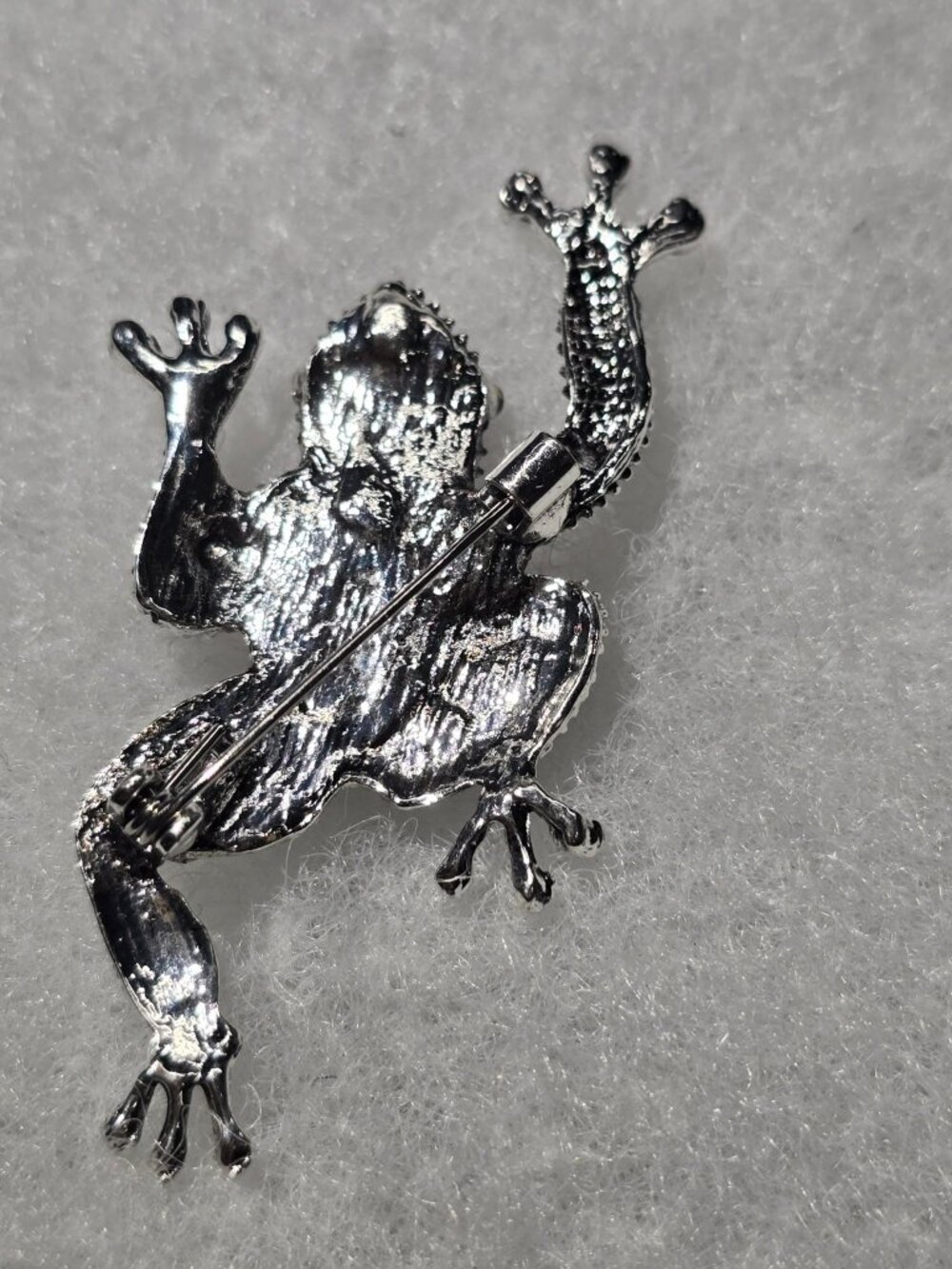 Frog Brooch – Silver Tone Iridescent Shell-Style Frog Pin